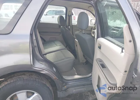 2011 Ford Escape Xls z USA, uszkodzony, nr VIN 1FMCU9C75BKA50667